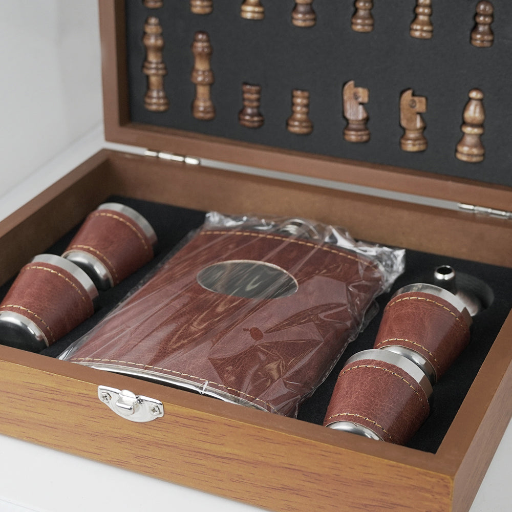 Kit Jogo de Xadrez + Cantil Marrom